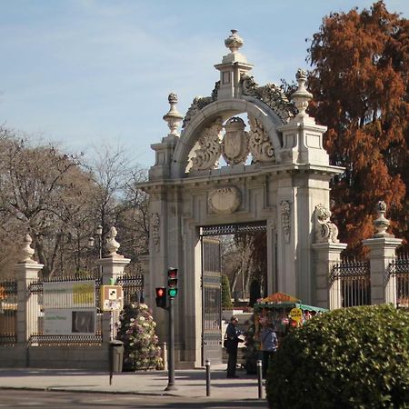 Cosy Apartment Prado Museum Мадрид Екстериор снимка